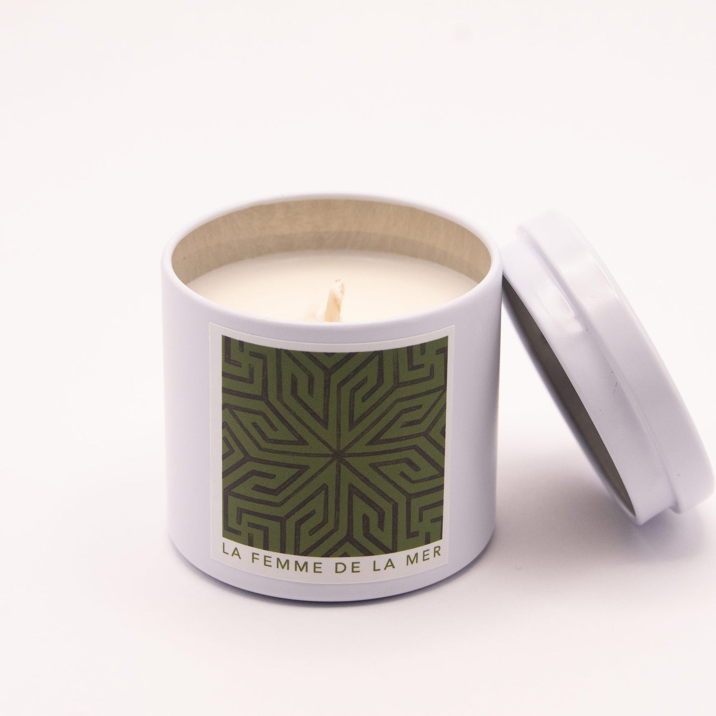AKITU CANDLE 3.4oz
